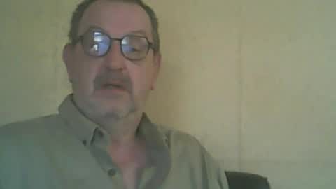 Snapshot of destelp chatting on 05.24.26 destelp online show from 05.24.26