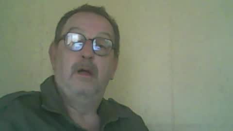 Snapshot of destelp chatting on 06.10.26 destelp online show from 06.10.26
