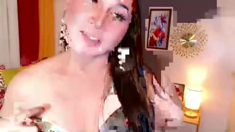 Snapshot of destenierose chatting on 01.20.25 destenierose online show from 01.20.25