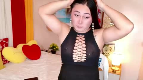 Snapshot of destenierose chatting on 10.11.25 destenierose online show from 10.11.25