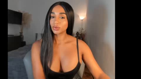 Destinne Mill online show from 01.12.25