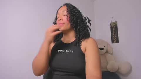 Snapshot of desty_y chatting on 05.05.26 desty_y online show from 05.05.26