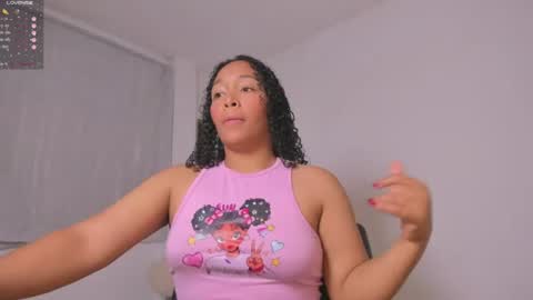 Snapshot of desty_y chatting on 06.19.26 desty_y online show from 06.19.26