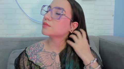 Deva Blue online show from 02.07.25