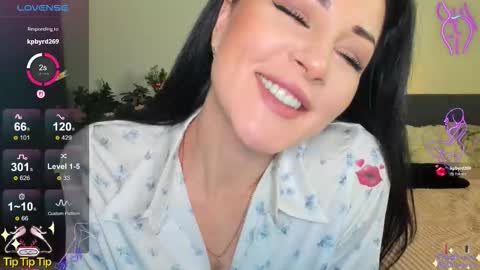 Snapshot of devilish_goddes chatting on 12.16.25 Devilish Goddess online show from 12.16.25