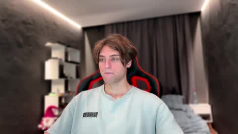 devilnut1 online show from 11.13.25