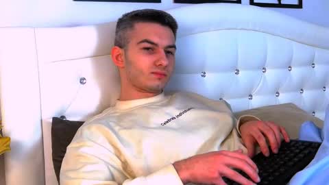 devin_ho online show from 02.14.25