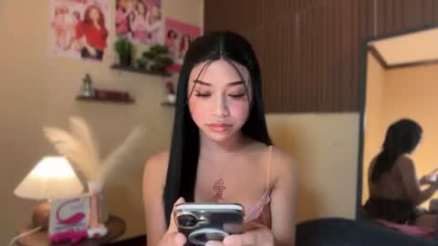 Snapshot of devine_goddessx chatting on 06.24.26 Devine Greyson online show from 06.24.26