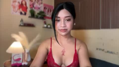 Snapshot of devine_goddessx chatting on 06.28.26 Devine Greyson online show from 06.28.26