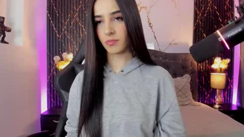 PaulaInsta  paulacastellanos 1Pvt open online show from 11.09.25