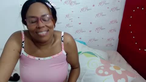 Snapshot of devorasexy2 chatting on 12.12.24 Devora.. online show from 12.12.24