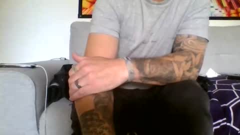 Snapshot of deydey83 chatting on 12.23.25 deydey83 online show from 12.23.25