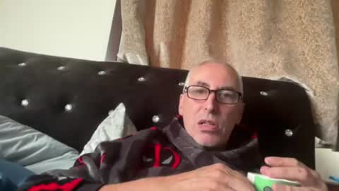 Snapshot of dfraserc chatting on 06.11.26 dfraserc online show from 06.11.26