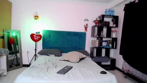 Snapshot of diabla_sexyboobs chatting on 12.13.24 D I A B L A online show from 12.13.24