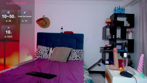 Snapshot of diabla_sexyboobs chatting on 02.26.25 D I A B L A online show from 02.26.25