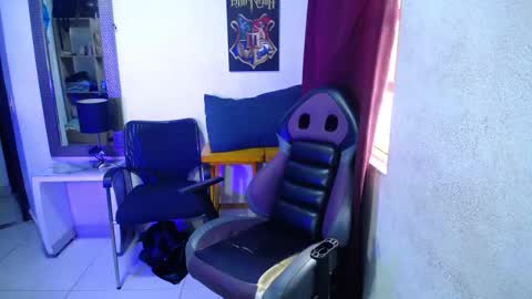 Snapshot of diabla_sexyboobs chatting on 12.14.25 D I A B L A online show from 12.14.25