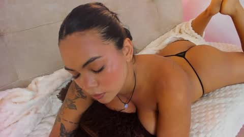 Snapshot of diamond_canela chatting on 05.01.26 diamond_canela online show from 05.01.26