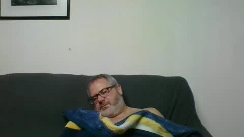 Snapshot of diamond_couple_82 chatting on 02.04.25 diamond_couple_82 online show from 02.04.25