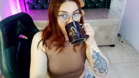 Snapshot of diamondfox_m chatting on 04.02.26 Your Diamond online show from 04.02.26