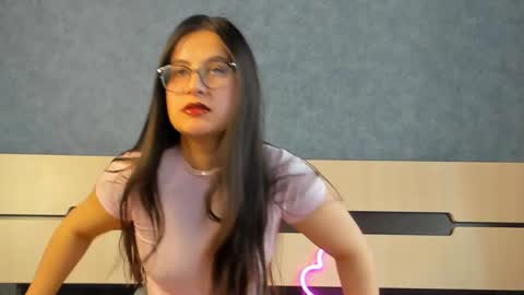 Hello my name is Carolina online show from 10.19.25