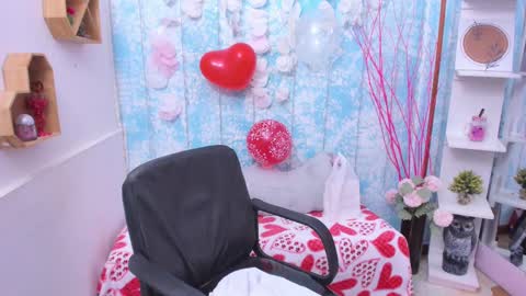 Snapshot of diana_serna chatting on 02.14.25 Diana online show from 02.14.25