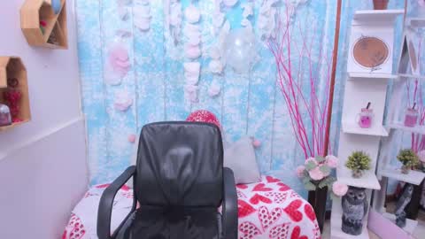 Snapshot of diana_serna chatting on 02.15.25 Diana online show from 02.15.25