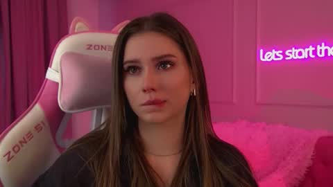 Snapshot of dianabecker chatting on 02.04.26 Diana online show from 02.04.26