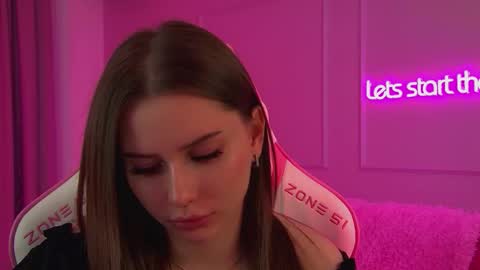 Snapshot of dianabecker chatting on 02.05.26 Diana online show from 02.05.26