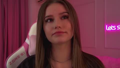 Snapshot of dianabecker chatting on 02.08.26 Diana online show from 02.08.26