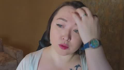 Snapshot of dianalure chatting on 12.17.25 Diana online show from 12.17.25