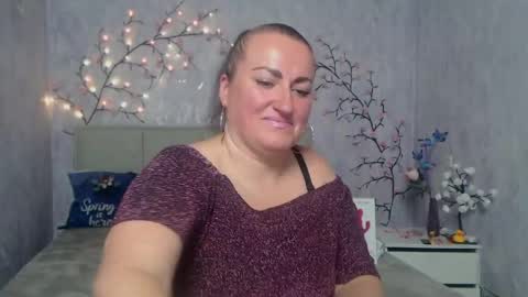 Snapshot of dianamgg chatting on 04.24.26 Diana online show from 04.24.26