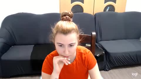 Snapshot of dianasmiey7 chatting on 01.10.25 dianasmiey7 online show from 01.10.25