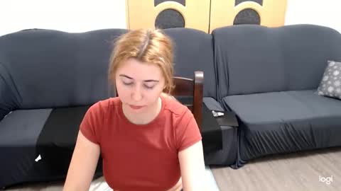 Snapshot of dianasmiey7 chatting on 01.14.25 dianasmiey7 online show from 01.14.25