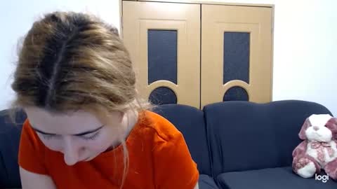 Snapshot of dianasmiey7 chatting on 01.28.25 dianasmiey7 online show from 01.28.25