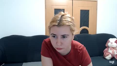 Snapshot of dianasmiey7 chatting on 02.15.25 dianasmiey7 online show from 02.15.25