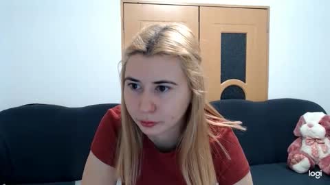 Snapshot of dianasmiey7 chatting on 02.19.25 dianasmiey7 online show from 02.19.25