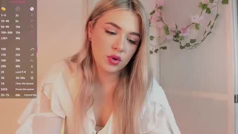 Snapshot of diannedibartolo chatting on 09.23.25 diannedibartolo online show from 09.23.25