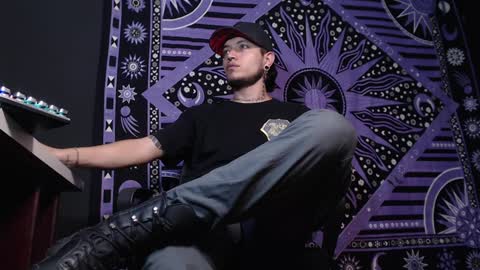 DICAPRIO online show from 01.17.25