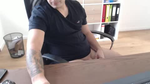 dickeeier96 online show from 10.29.25