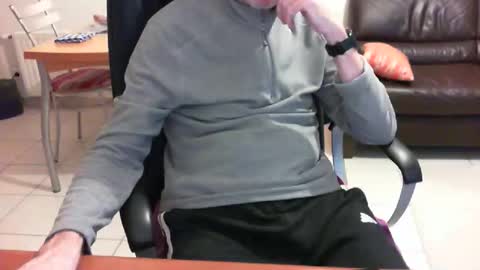Snapshot of didonc chatting on 04.25.26 didonc from france..... online show from 04.25.26