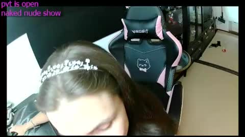 Snapshot of die_eine_oder_keine chatting on 07.18.26 Kathypvt 30 tk min online show from 07.18.26