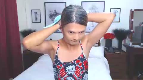 Snapshot of diense17 chatting on 10.30.25 Dennesse online show from 10.30.25