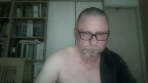 Snapshot of dierenfeld chatting on 04.21.26 dierenfeld online show from 04.21.26