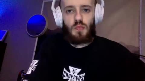 Snapshot of digbicknik chatting on 02.17.25 digbicknik online show from 02.17.25