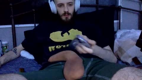 Snapshot of digbicknik chatting on 02.25.25 digbicknik online show from 02.25.25