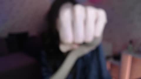 Hi im Alice 3 Im usualy online 03-10 or 17-21 UTC0 online show from 12.16.25