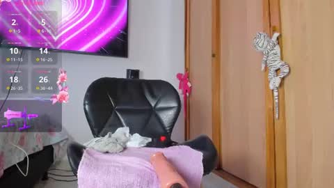 Snapshot of diiana_evil chatting on 06.13.26 diiana_evil online show from 06.13.26