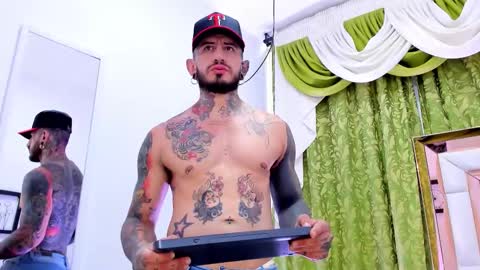 dilan_scootk_ online show from 11.19.25