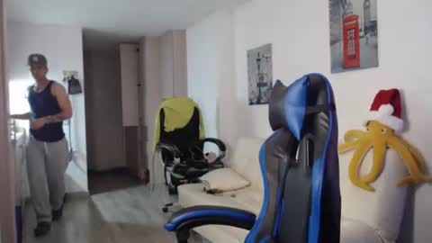 dilanxxx8888 online show from 12.17.25