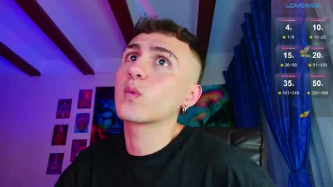 Julian Independent Model online show from 03.07.25